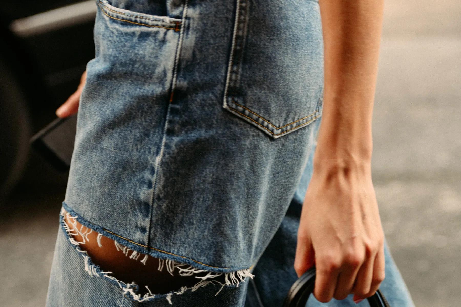 Cómo cortar jeans a la moda - Cómo hacer más grandes los jeans como cortar jeans a la moda - Cómo hacer más grandes los jeans