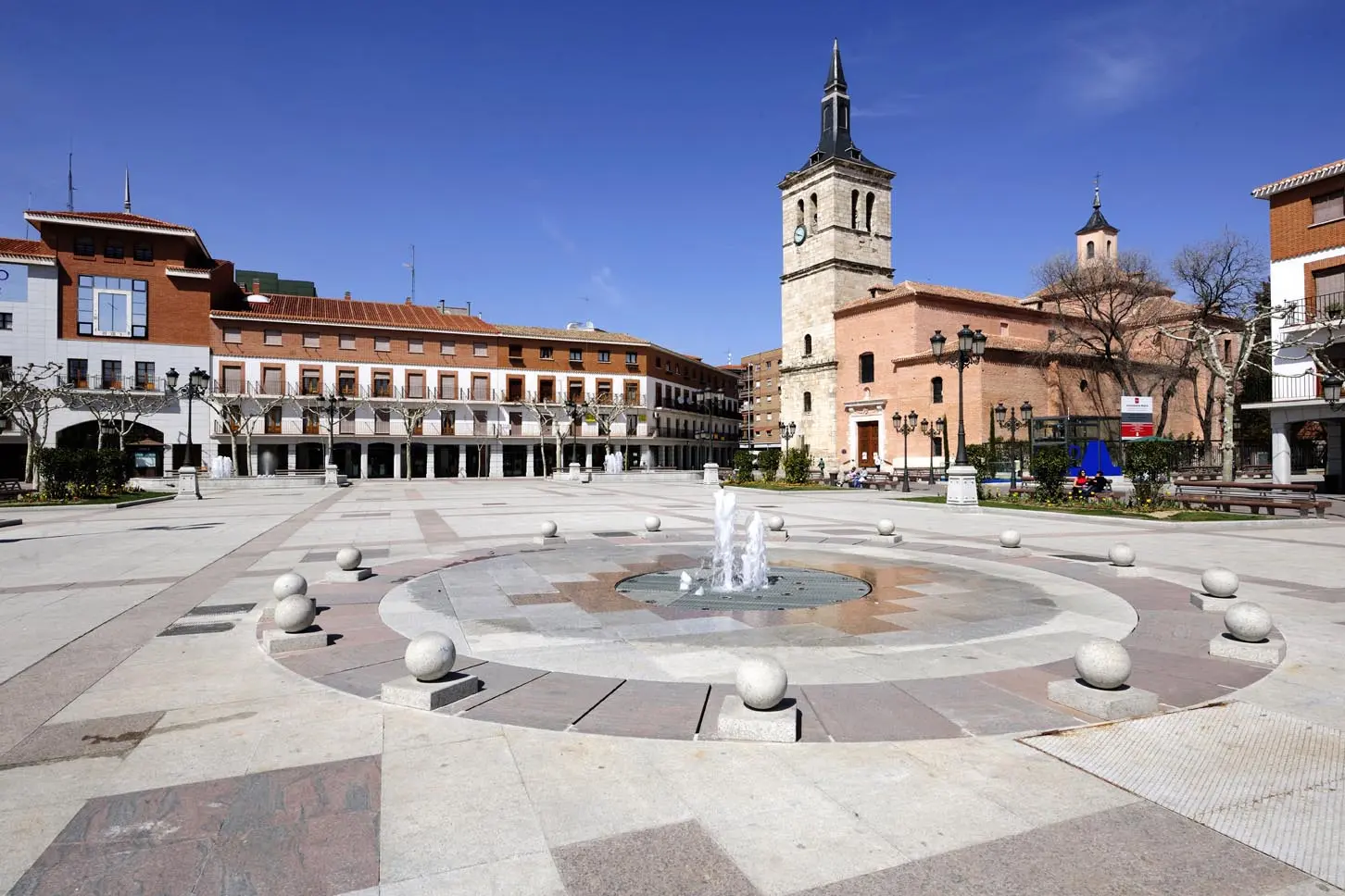 moda plaza mayor torrejon de ardoz - Cómo se llama la plaza de Torrejón de Ardoz