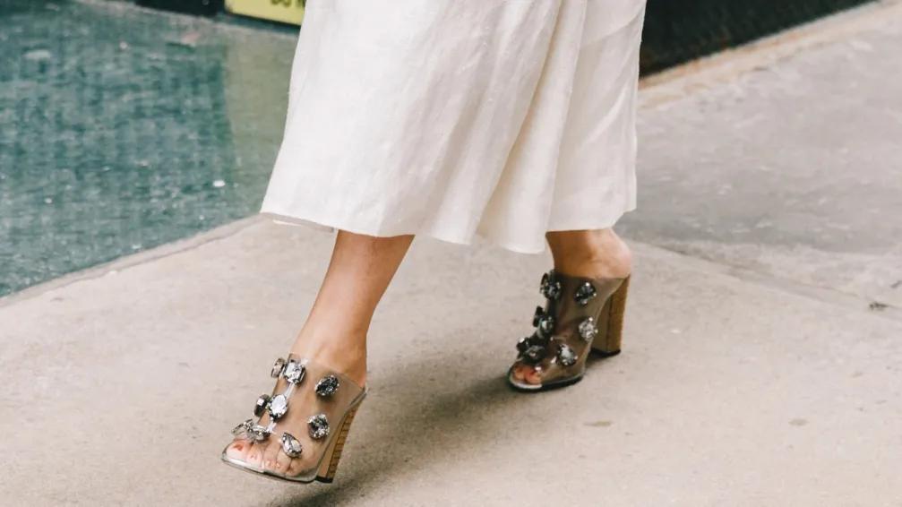 sandalias de moda - Cómo se llaman las sandalias transparentes