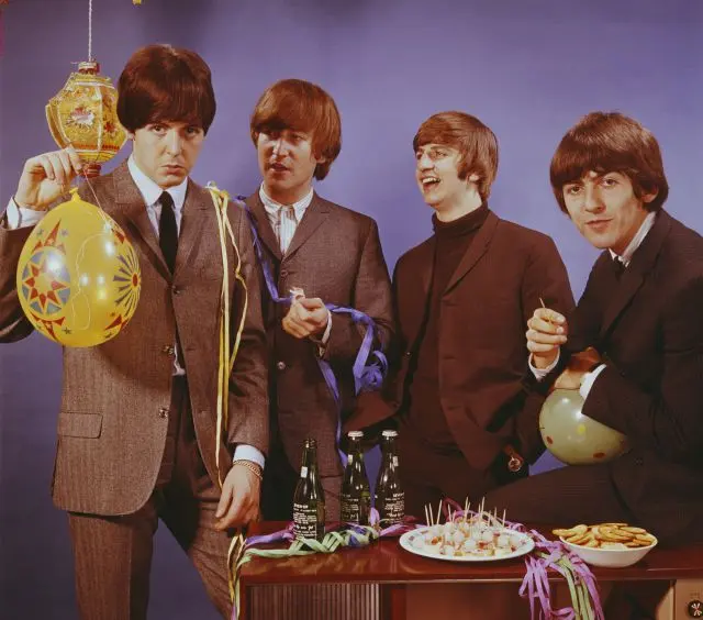 epoca de los beatles moda - Cuál era el estilo de los Beatles