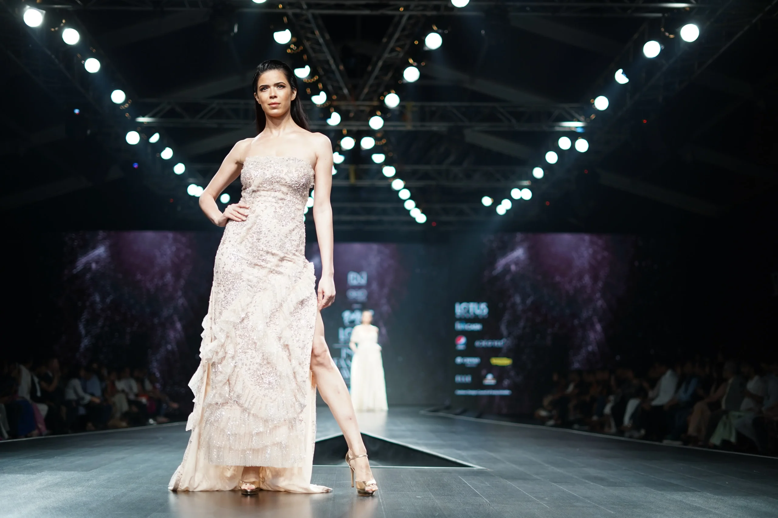 Pasarelas de moda: Los eventos más importantes de la industria - Cuál es la mejor pasarela de moda pasarelas de moda - Cuál es la mejor pasarela de moda