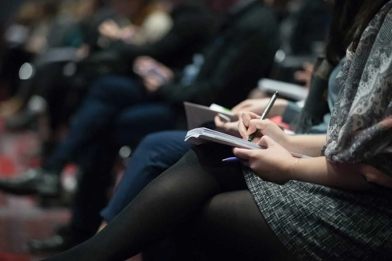 periodismo de moda - Qué hace un fashion journalist