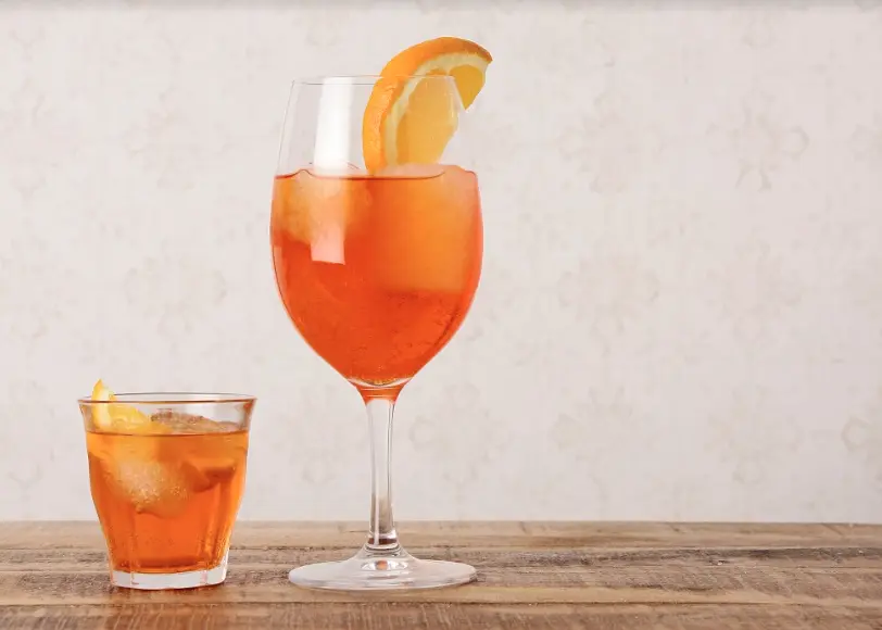 bebida naranja de moda - Qué significa Aperol Spritz