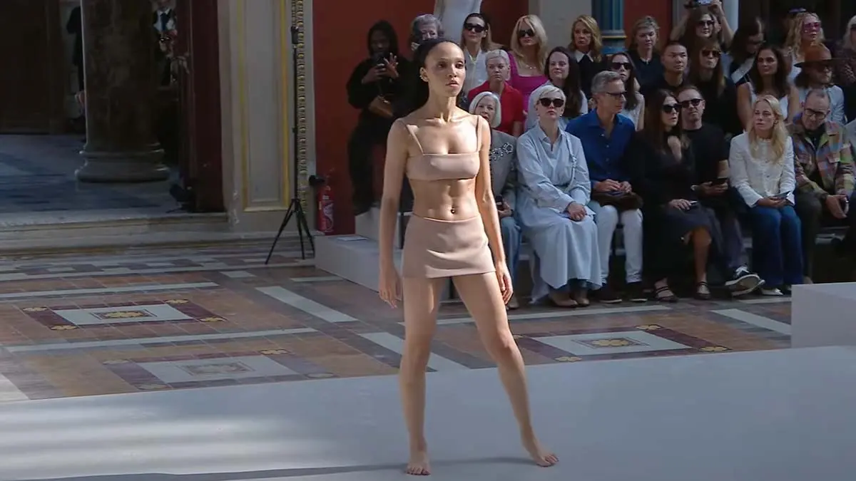 desfile de moda valentino - Quién cantó en el desfile de Valentino