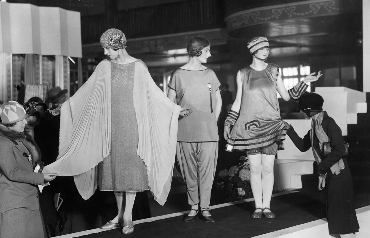 historia de las pasarelas de moda - Quién creó la primera pasarela de moda